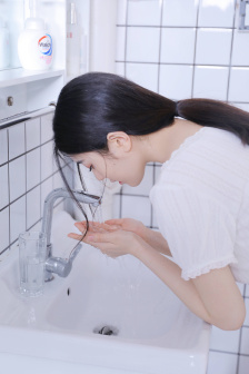 色小姐电影
